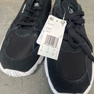 women's sneakers.  black & white athletic shoe. ADIDAS new in box